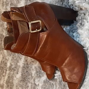 Fioni open toe Bootie caramel brown